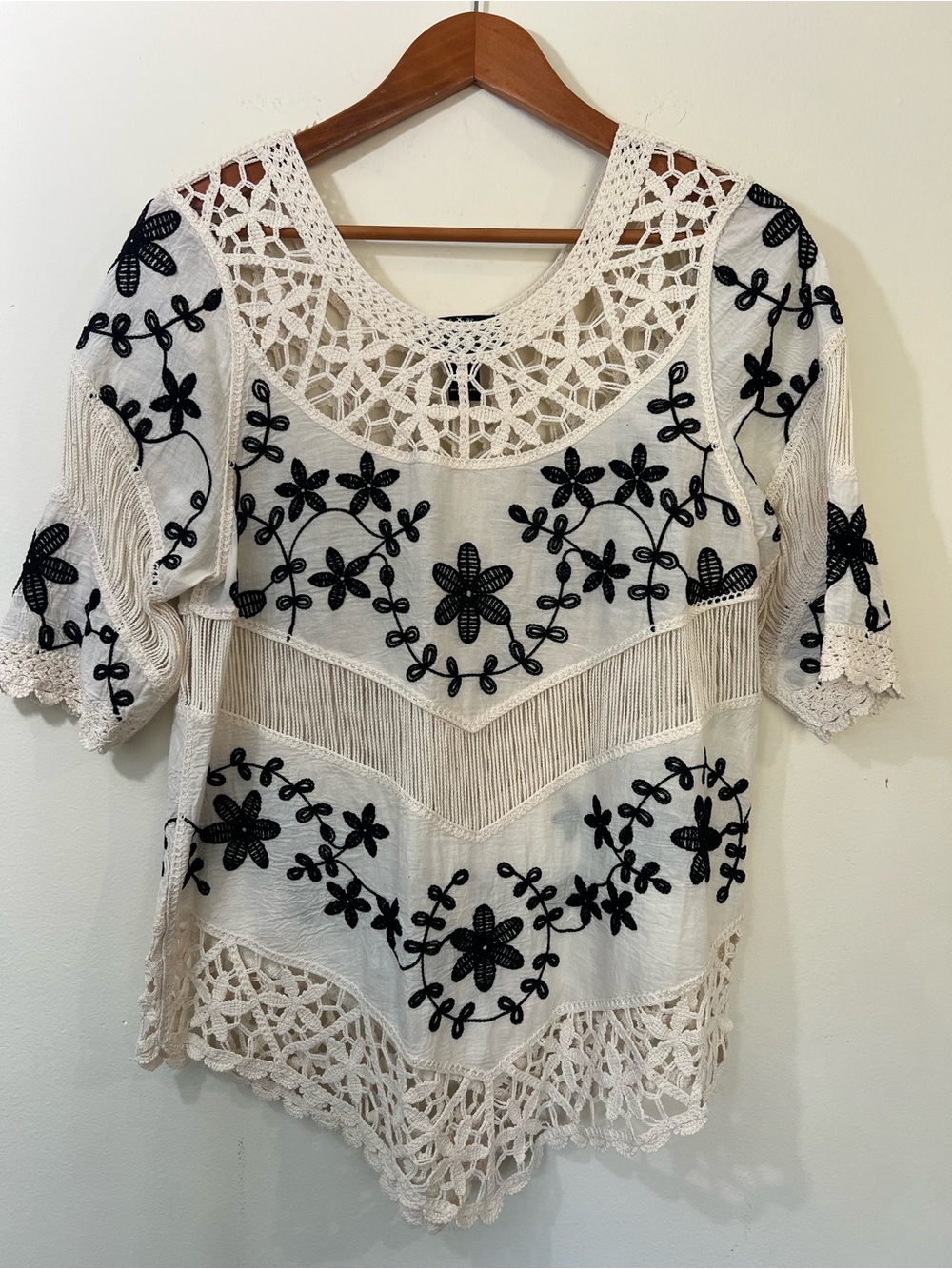 Anthropologie Oliver O by Escio Crochet Embroidered Tunic Boho Top size Small